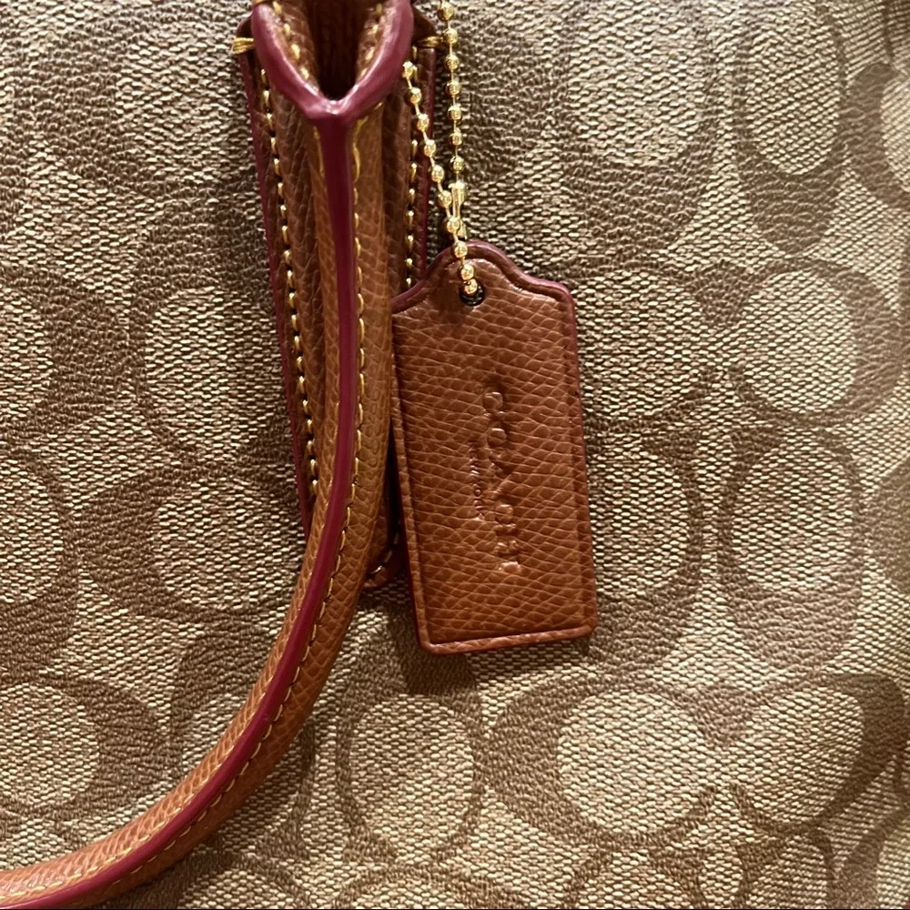 Brand new authentic Coach purse - Picture 4 of 6